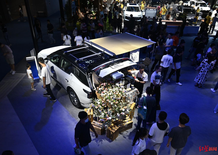 ▲8月26日，成都国际车展迎来首个观众日