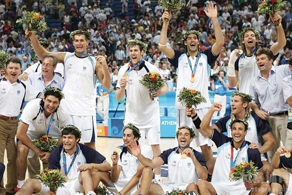 （2004年雅典奥运会，阿根廷男篮击败美国男篮夺得金牌）