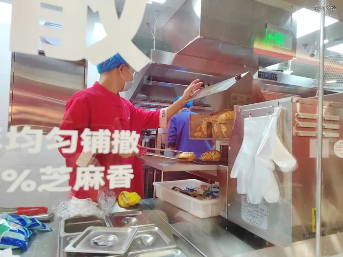 烤汉堡的区域，图源作者