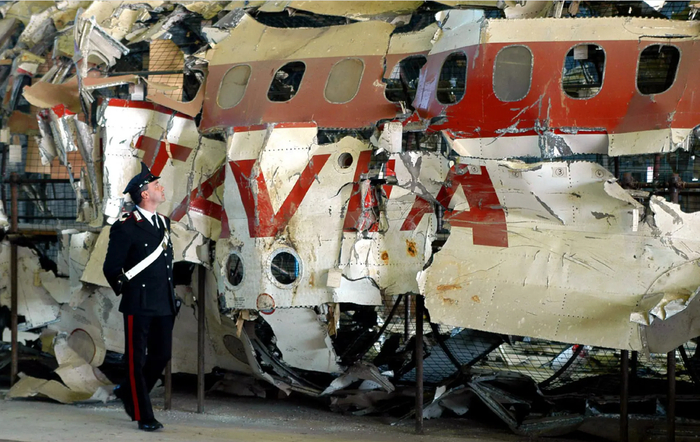 失事飞机残骸，摄于2003年（图源：美联社）