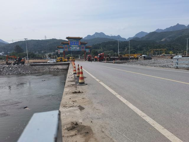 9月1日，丁家滩村进村的道路。新京报记者 周怀宗 摄