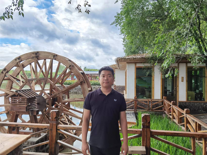 程连坤在小朱家龙泉岛度假岛村落