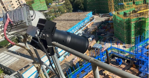 （安装施工定向照明灯）