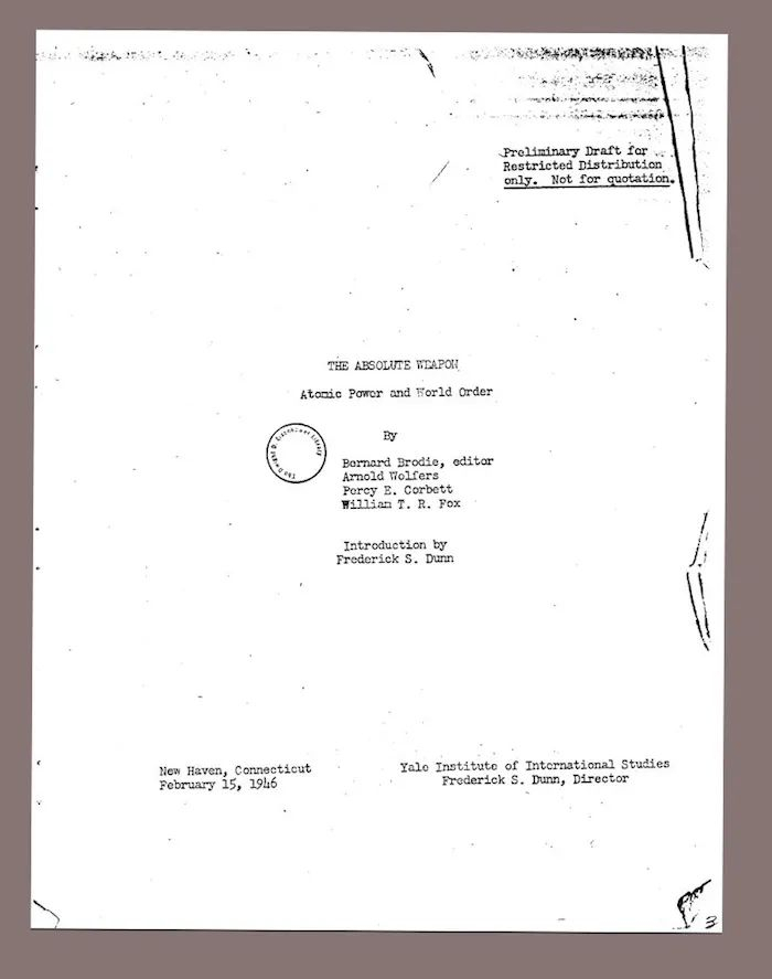 ▲《完全武器》论文集草稿，1946年。