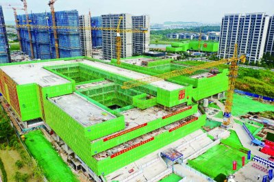 9月5日，南外仙林分校汇通路小学项目主体结构顺利封顶。 通讯员 江帅 供图