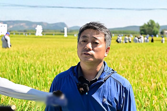 　　(黑龙江省农科院生物技术研究所总农艺师牟凤臣)