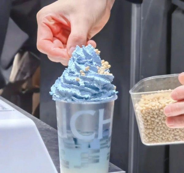 ▲薛小美（北外滩来福士店）