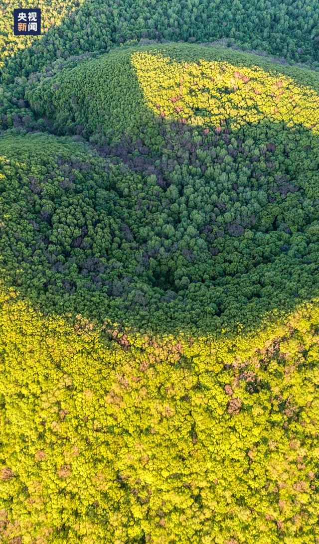 △五大连池被誉为“天然火山博物馆”和“打开的火山教科书”。
