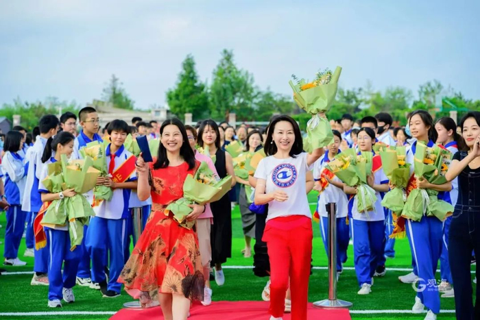 青岛实验初中庆祝教师节