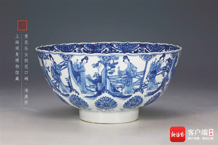 资料图：清代青花仕女纹花口碗。