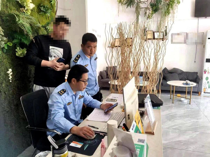 平潭综合实验区市场监管局对涉嫌价格违法的民宿立案调查。资料图片