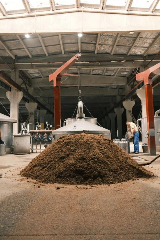 酒厂酿造车间摄影/好酒地理局视频中心