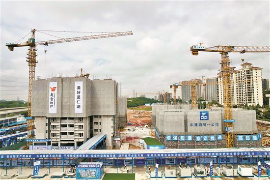 番禺里仁洞村首期复建安置房正在施工建设 羊城晚报记者 黄士 摄