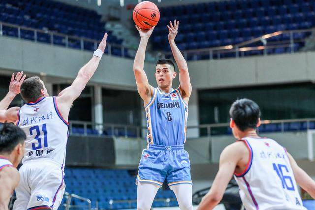 新赛季，方硕将继续扮演球队指挥官的角色。  北京首钢篮球俱乐部供图