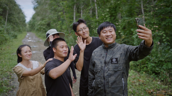 卢小开和回村的青年们