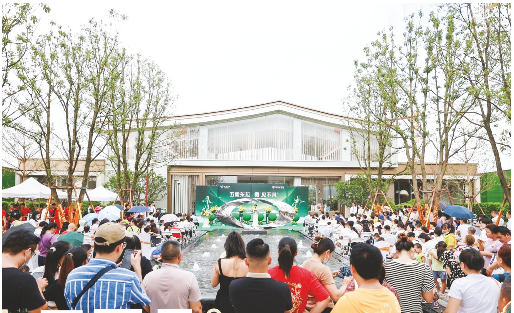 轨道东樾府精奢示范区、越级小平层样板间开放备受关注