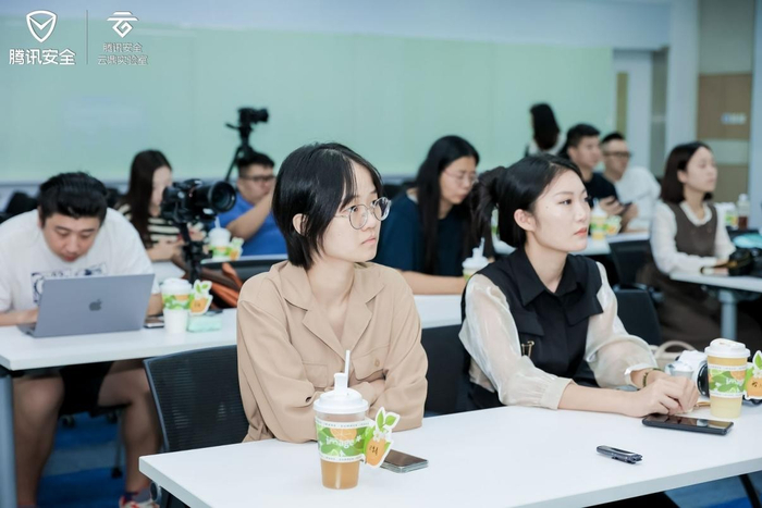 “网络安全高质量发展看广东”调研组