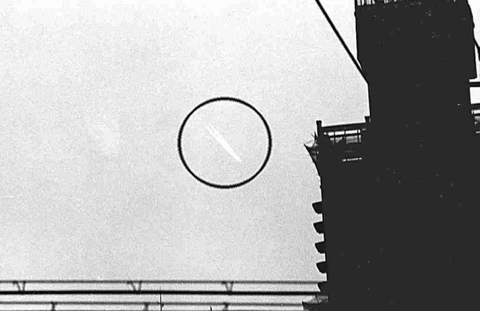 1999年12月9日，不明飞行物掠过上海天空。