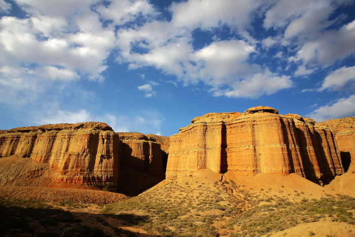 以上图片：2023年9月12日在甘肃省张掖市肃南裕固族自治县拍摄的外星谷星际主题地质公园。CICPHOTO/成林 摄