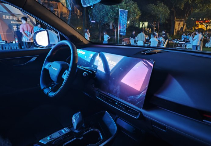 新款北汽魔方内饰。 华龙网 赵广 摄