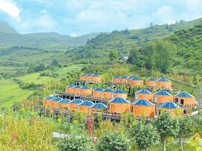 金融支持九寨沟县双河镇罗依现代生态休闲农业产业园区发展。图片由人行阿坝州分行提供