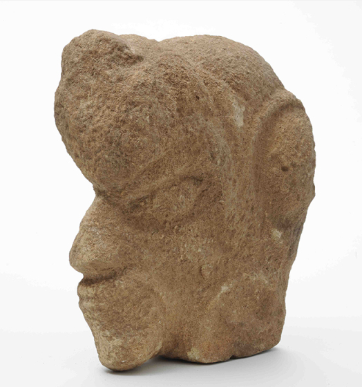 △石雕人头像 新石器时代 红山文化 出土于辽宁朝阳半拉山墓地 辽宁考古博物馆藏