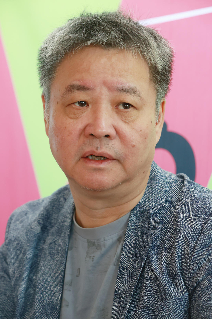 2023年9月8日，余华在韩国首尔，图据视觉中国