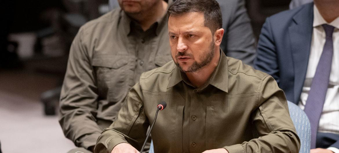 ▲泽连斯基穿军装在联合国安理会发言