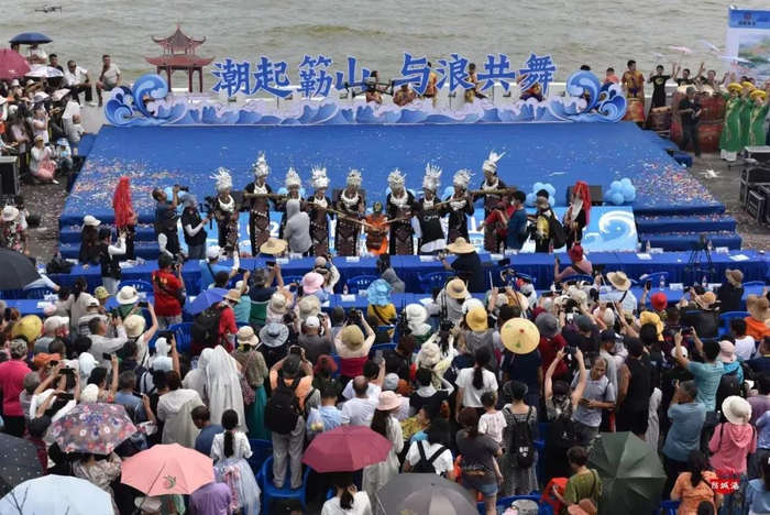 ▲2023年防城港（簕山）观潮节。（何燕 摄）
