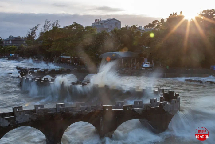 ▲簕山观潮。（李生 摄）