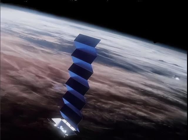 （星链卫星示意图 图源：SpaceX）