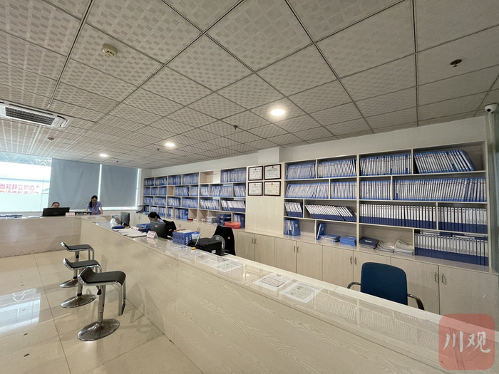 泸州市龙马潭区云台路万顺叫车泸州分公司内的网约车司机之家，设置了网约车业务集中办理点。 王培哲 摄