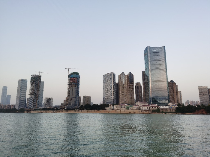 根据《通知》，居民家庭（含非本市户籍家庭）在长沙购买首套商品住房，不再需要提供购房证明。资料图片