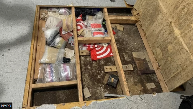 纽约市警方在网上发布的搜捕现场图片