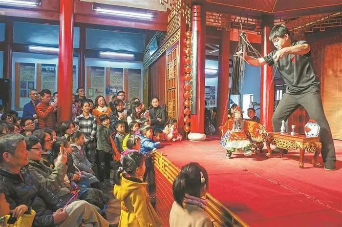 “非遗”惠民演出（吴爱兰 摄）