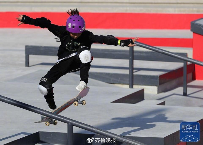 以山东小将崔宸曦为代表的00后，将是亚运会中国滑板队的主力军。新华社发