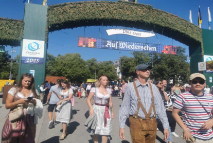 图：2023慕尼黑啤酒节开幕当天的主入口