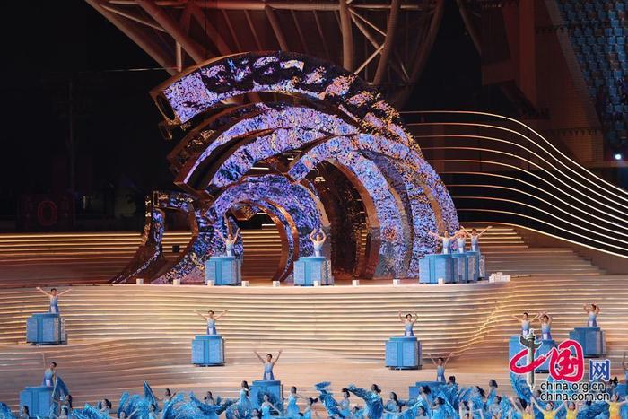 9月23日晚，杭州第19届亚洲运动会开幕式在杭州奥体中心体育场举行。图为开幕式现场。中国网记者 董宁摄影