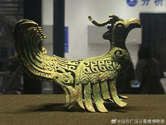 天鸡？凤凰？三星堆又“上新”了，绝美青铜鸟形器首次公布|四川省|博物馆