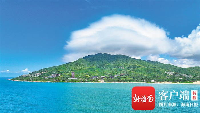 　　三亚南山云景。特约记者 陈文武 摄