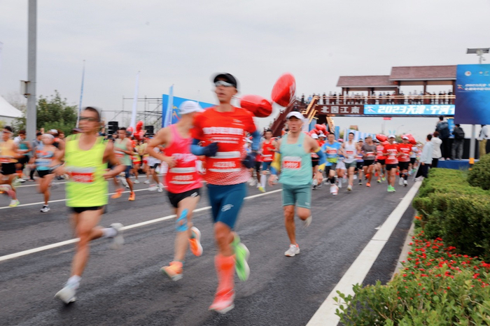 （图：选手比赛中）