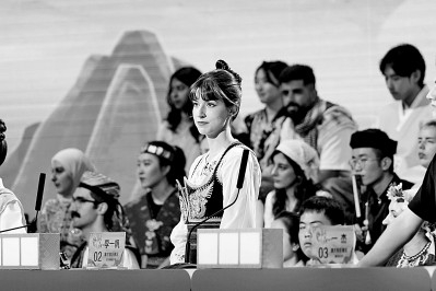     9月2日，塞尔维亚选手李一帆在第22届“汉语桥”世界大学生中文比赛总决赛中夺得冠军。新华社发