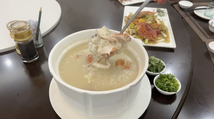 花蟹粥。吴东俊 摄