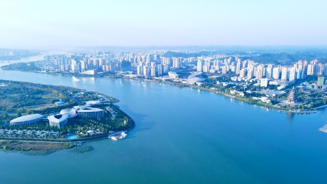 遂宁正充分发挥观音湖区域生态优势，推进“美丽河湖”创建工作。图为遂宁市观音湖一隅。刘作鹏 摄