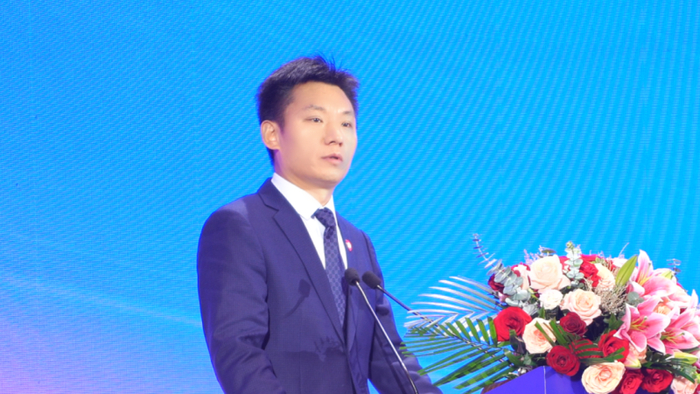 亿合门窗副董事长胡超