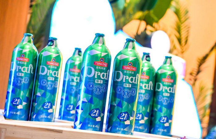 1升水晶纯生 青啤集团供图