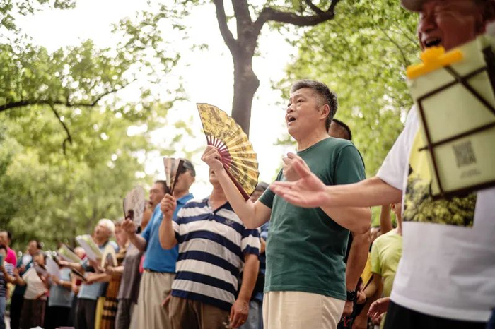 爷叔们腔调十足