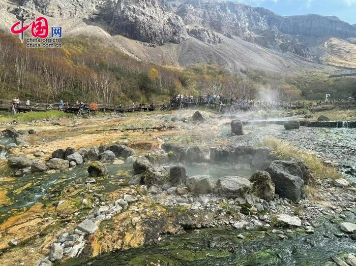 图为长白山聚龙火山温泉群.中国网 殷晓霞摄