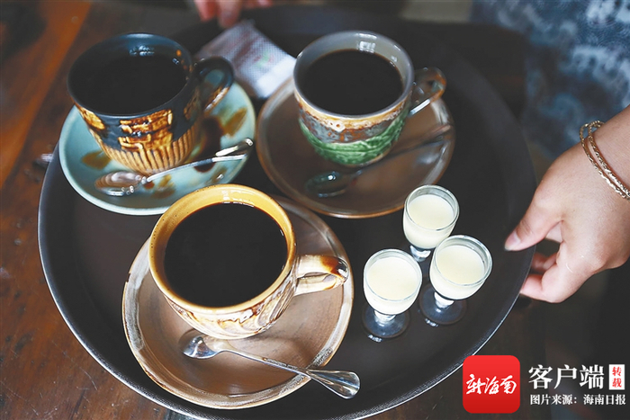 南洋风情咖啡。海南日报记者 张杰 摄　