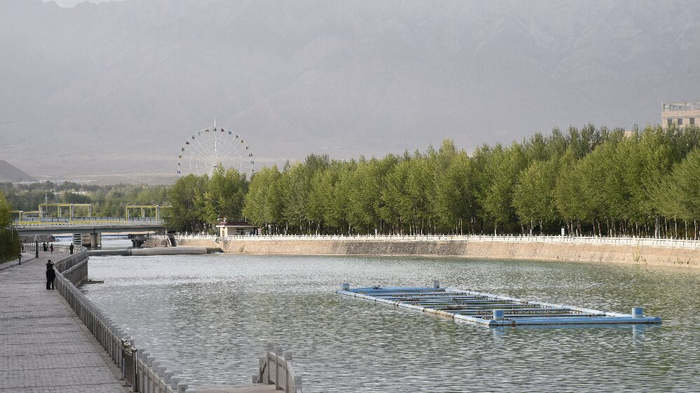 治理后的巴音河。